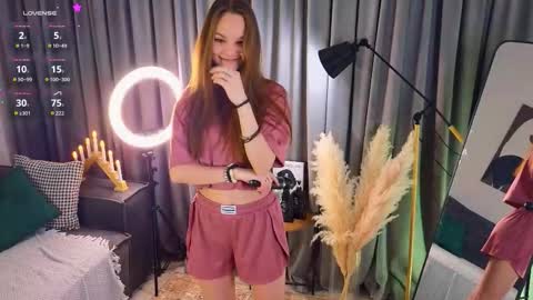 Lia online show from November 27, 2025, 3:25 pm