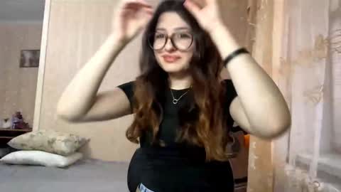 Elisheva online show from November 3, 2025, 1:12 pm