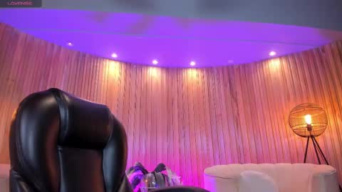 Corinne Russo online show from March 8, 2025, 4:12 am