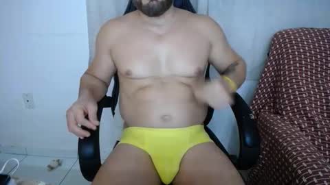 Snapshot of corolaxxl chatting on March 10, 2026, 11:32 pm corolaxxl online show from March 10, 2026, 11:32 pm