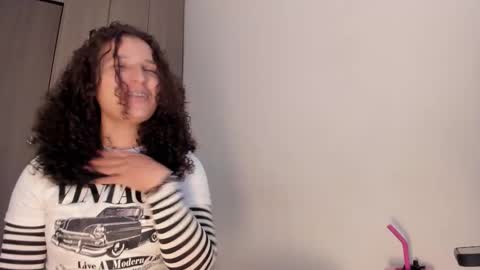 Lunita online show from October 4, 2025, 2:48 pm