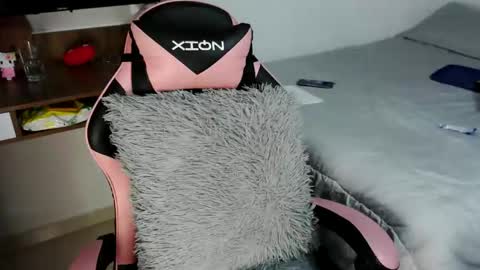 Emma steffano fraggacci online show from November 17, 2025, 5:46 am