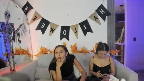 couple_funnyy online show from October 9, 2025, 2:09 am