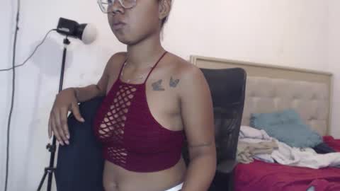 couple_hot0240129 online show from February 19, 2026, 9:00 pm