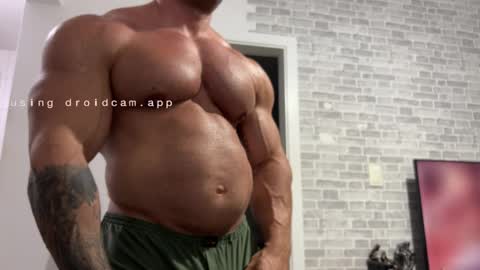 couplemuscle40 online show from March 17, 2026, 2:16 am