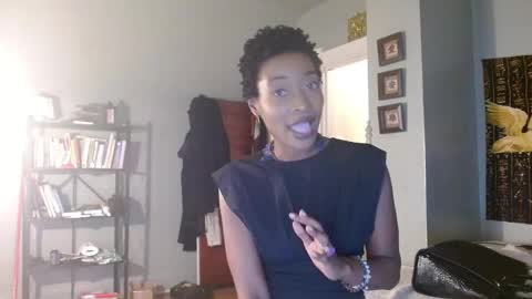 Courtney online show from October 14, 2025, 4:52 pm