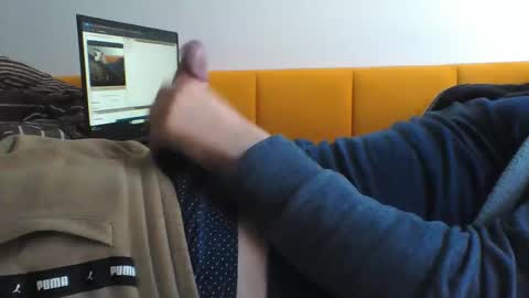 cowardly_lion88 online show from December 18, 2024, 12:07 pm