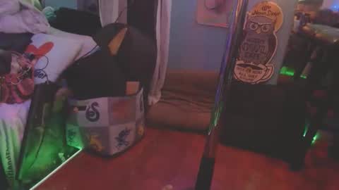 cpl4morethan1 online show from October 15, 2025, 7:19 am