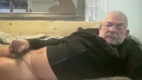 crapaud75018 online show from October 11, 2025, 6:45 am