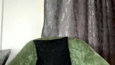 Snapshot of crave_meslowly chatting on April 28, 2026, 4:50 am Taliee online show from April 28, 2026, 4:50 am