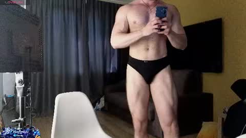 CraveLorenzo online show from June 14, 2026, 7:43 am