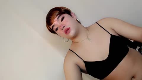 Hot Ayisha online show from December 10, 2024, 6:49 pm