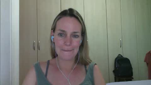 Anny online show from February 25, 2025, 9:13 pm