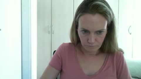 Anny online show from March 5, 2025, 6:23 pm