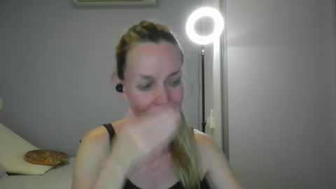 Anny online show from December 14, 2025, 12:49 am