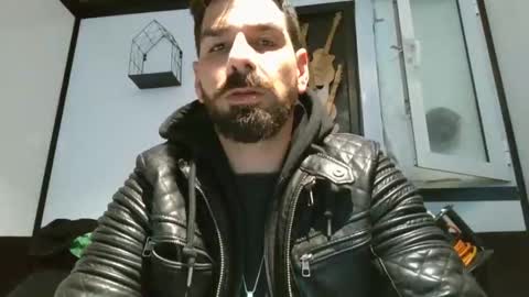 Snapshot of crazycouple1011 chatting on January 8, 2025, 11:19 pm funcouple online show from January 8, 2025, 11:19 pm