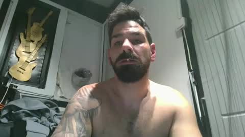 Snapshot of crazycouple1011 chatting on January 27, 2025, 11:33 pm funcouple online show from January 27, 2025, 11:33 pm