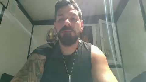 Snapshot of crazycouple1011 chatting on October 4, 2025, 1:25 am funcouple online show from October 4, 2025, 1:25 am