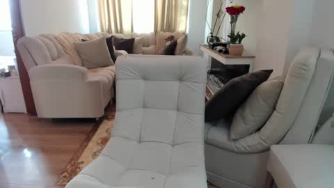 LAURA online show from January 19, 2026, 3:49 pm