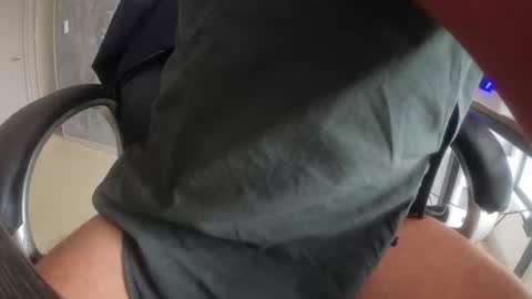 Snapshot of crazylive5 chatting on February 5, 2025, 8:57 pm crazylive5 online show from February 5, 2025, 8:57 pm