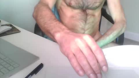 Snapshot of crazymatt97 chatting on April 12, 2026, 9:14 am Mattia online show from April 12, 2026, 9:14 am