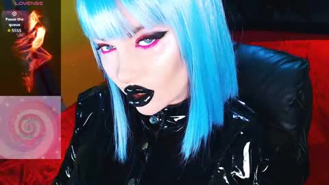 Roxy online show from April 19, 2026, 2:38 pm