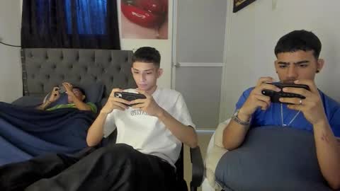crazzy_master1 online show from April 7, 2026, 9:37 pm