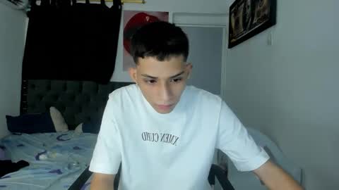 crazzy_master1 online show from April 13, 2026, 2:17 am