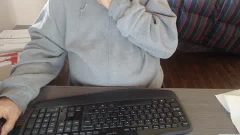 Creamormilk online show from September 16, 2025, 2:07 pm