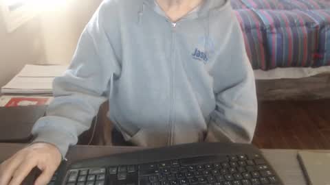 Creamormilk online show from October 9, 2025, 1:53 pm