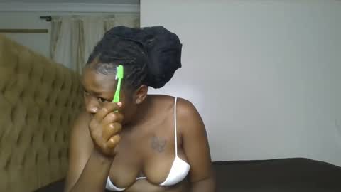 Snapshot of creamy_pie1 chatting on February 12, 2026, 10:05 pm creamy_pie1 online show from February 12, 2026, 10:05 pm