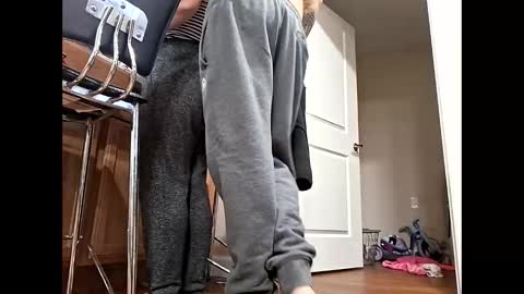 creamydilf11 online show from November 21, 2025, 6:23 am