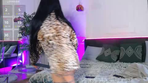 Sophie online show from October 30, 2025, 8:27 am