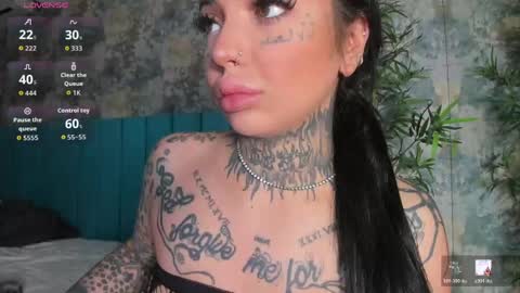 Sophie online show from May 21, 2026, 5:47 am