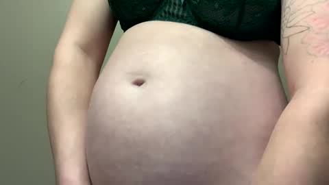 Breed me daddy  online show from December 16, 2025, 5:29 pm