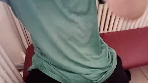 cremjee  online show from September 19, 2025, 11:33 am