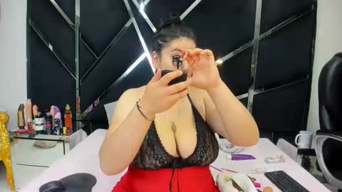 Criistaal   online show from May 23, 2026, 4:18 am