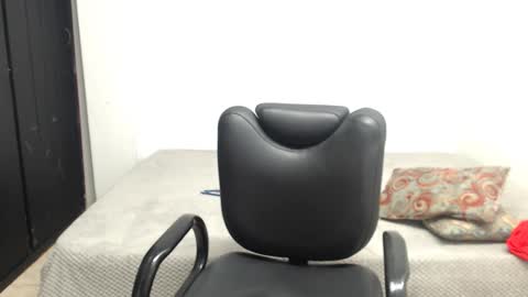 cris curry online show from December 9, 2024, 10:54 am