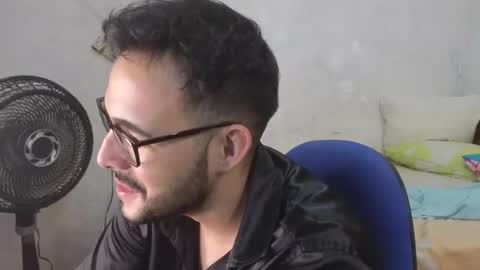 cris_simons online show from December 3, 2024, 4:58 am