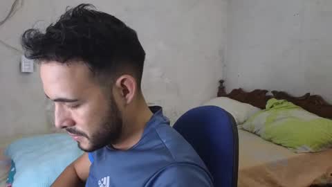 cris_simons online show from December 4, 2024, 4:32 am