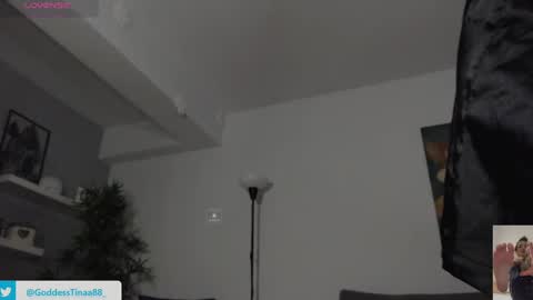 Snapshot of cris_tinne chatting on December 10, 2024, 6:17 pm cris_tinne online show from December 10, 2024, 6:17 pm