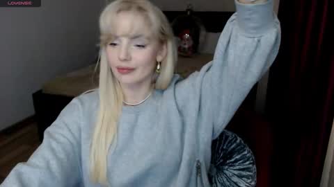 Snapshot of cris_tinne chatting on December 18, 2025, 3:18 pm cris_tinne online show from December 18, 2025, 3:18 pm