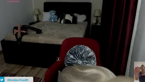 Snapshot of cris_tinne chatting on January 13, 2026, 4:23 pm cris_tinne online show from January 13, 2026, 4:23 pm