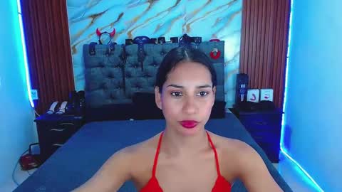 CRISANDMERY online show from March 3, 2026, 10:21 am