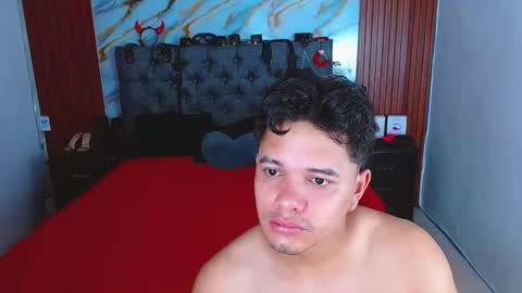 CRISANDMERY online show from March 18, 2026, 3:59 pm