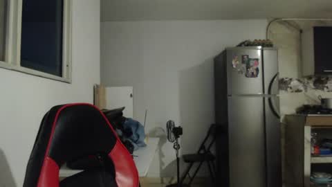 criscamiloo online show from June 23, 2026, 4:43 am