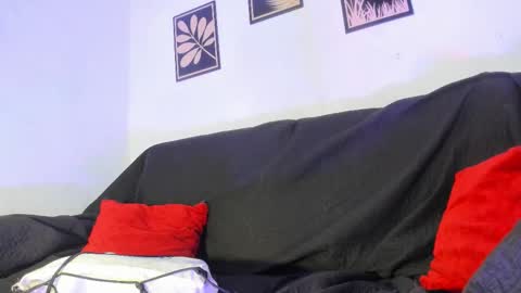 criss_zuri online show from February 4, 2026, 12:33 pm