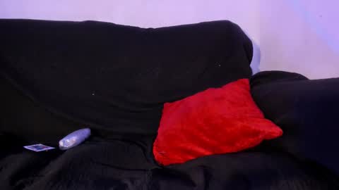 criss_zuri online show from February 13, 2026, 1:51 pm