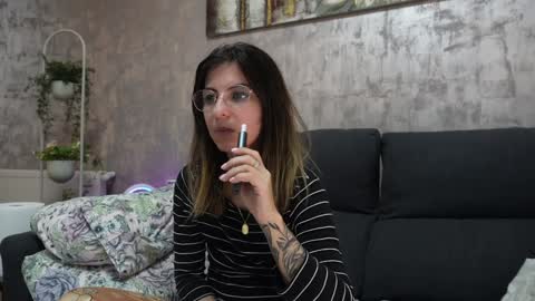 Snapshot of crissy_love chatting on December 11, 2024, 9:41 am crissy_love online show from December 11, 2024, 9:41 am