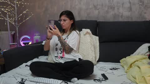 Snapshot of crissy_love chatting on February 6, 2025, 11:37 pm crissy_love online show from February 6, 2025, 11:37 pm